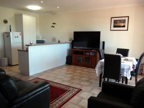 Close Encounters Bed & Breakfast - Accommodation Brisbane 3