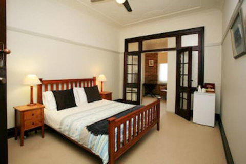 The Bank Guesthouse - Accommodation Brisbane 0