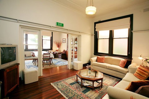 The Bank Guesthouse - Accommodation Brisbane 6