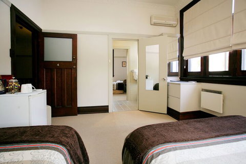 The Bank Guesthouse - Accommodation Brisbane 2