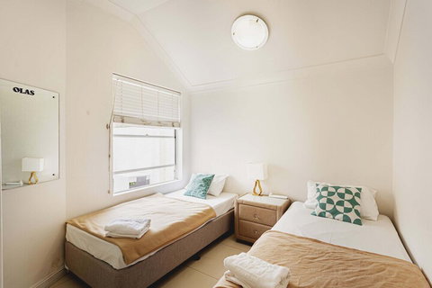 Manly Beach House - Accommodation Brisbane 5