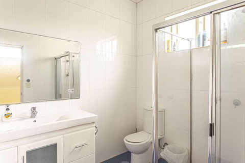 Manly Beach House - Accommodation Brisbane 3