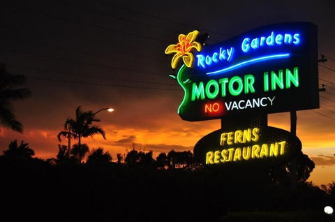Rocky Gardens Motor Inn - Accommodation Brisbane 3