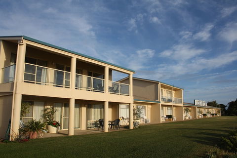 Lakeview Motel & Apartments - Accommodation Brisbane 0