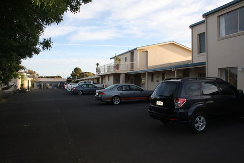 Lakeview Motel & Apartments - Accommodation Brisbane 1