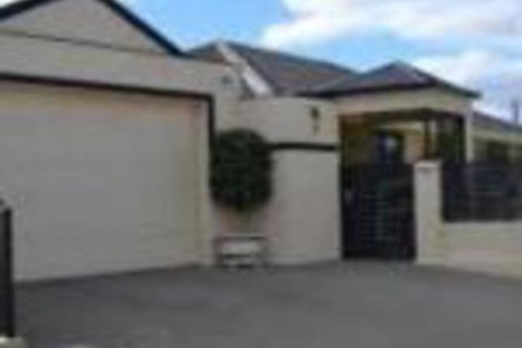 Sunset Retreat - Accommodation Brisbane 0