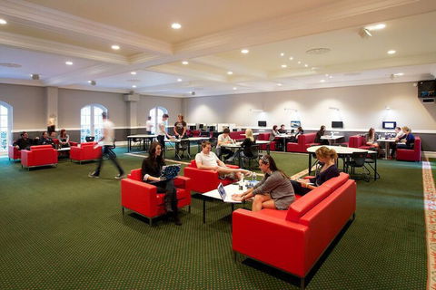 RMIT Village House - Accommodation Brisbane 6