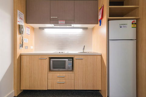 RMIT Village House - Accommodation Brisbane 3