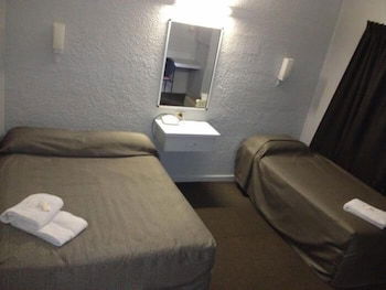 Boomerang Motor Hotel - Accommodation Brisbane 3