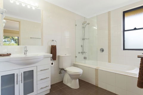 Saltwater Apartments - Accommodation Brisbane 6
