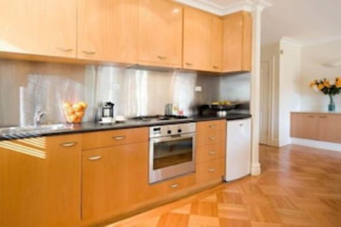 Lakeside Suites 1 - Accommodation Brisbane 6