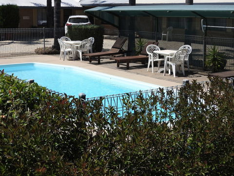 Lone Pine Motel - Corowa - Accommodation Brisbane 1
