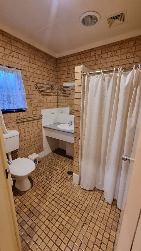Lone Pine Motel - Corowa - Accommodation Brisbane 4