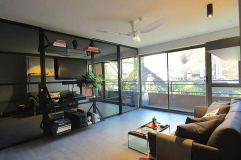 Meticulously Designed Sydney Aptmnt - Accommodation Brisbane 5