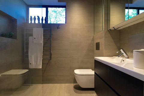 Meticulously Designed Sydney Aptmnt - Accommodation Brisbane 7