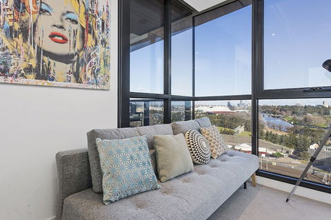 LAURENT Views Of MCG & Yarra River + Fed Square - Accommodation Brisbane 4