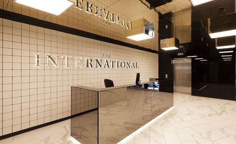 Crown Internation S Collection - Accommodation Brisbane 2