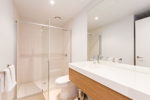 RIVER, 1BDR Melbourne Apartment - Accommodation Brisbane 4