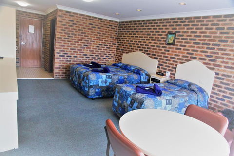 Big Trout Motel - Accommodation Brisbane 2