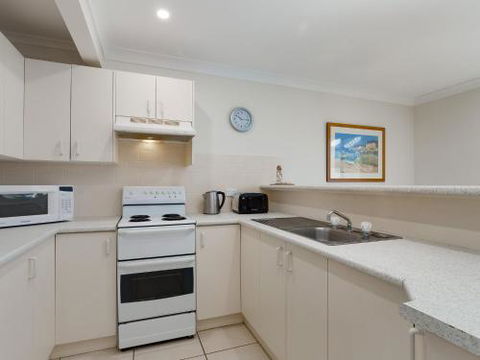 Walk On Birubi 1 / 40 Ocean Ave Pet Friendly WIFI Boat Parking & Water Views - Accommodation Brisbane 3