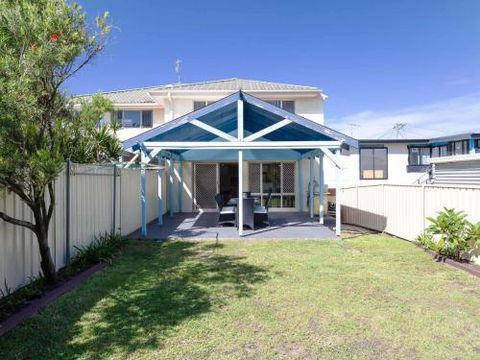 Walk On Birubi 1 / 40 Ocean Ave Pet Friendly WIFI Boat Parking & Water Views - Accommodation Brisbane 4