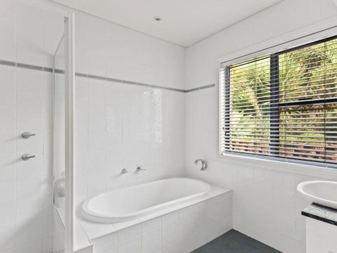 Aqua Shores Penthouse - Accommodation Brisbane 4