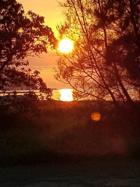 Apartment With Sweeping View Of The Bay 2 Bedrooms Sleeps 5 - Accommodation Brisbane 6