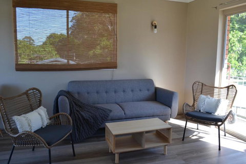 Apartment With Sweeping View Of The Bay 2 Bedrooms Sleeps 5 - Accommodation Brisbane 4