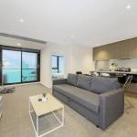A Modern & Central Apt With Beautiful City Views - Accommodation Brisbane 0