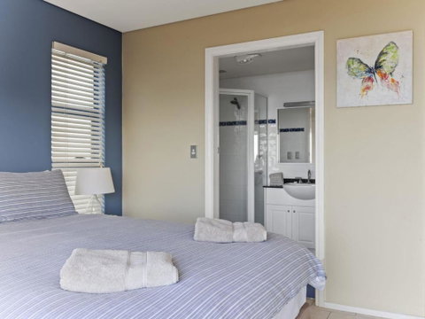 Aqua Shores Award Winning Apartment - Accommodation Brisbane 3