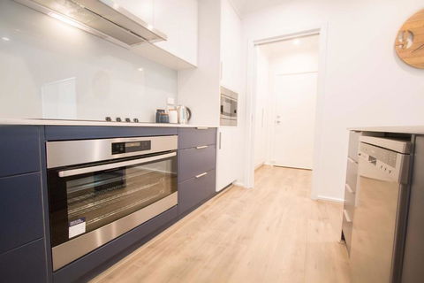 Contemporary â€˜Espritâ€™ With River Reserve Access - Accommodation Brisbane 6