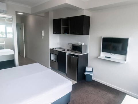 Airtrip Apartments On River Street - Accommodation Brisbane 2