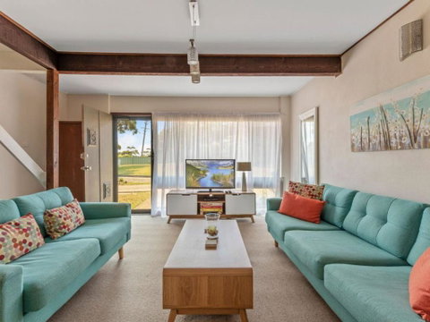Ocean St. Holiday Apartment - Accommodation Brisbane 6