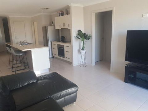 The Baltimore Family Home Getaway - Accommodation Brisbane 2