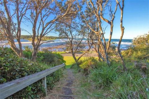 Seaside Beach House 25 Seaside Pde - Accommodation Brisbane 3