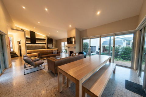 RUST - Accommodation Brisbane 2
