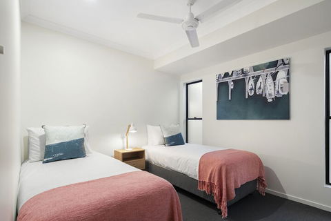 WHITSUNDAY Spacious & Comfortable Moments From Picturesque Boardwalk - Accommodation Brisbane 2