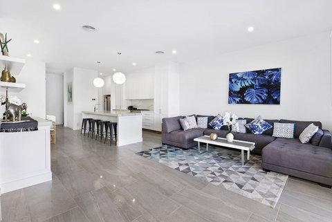 GC Private Homes - Waterfront Villas - Accommodation Brisbane 5