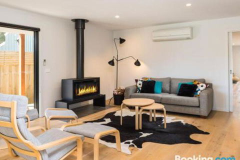 Lantana - Accommodation Brisbane 4