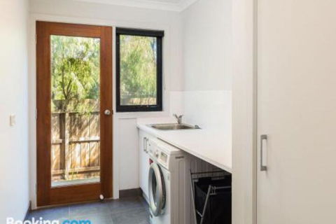 Lantana - Accommodation Brisbane 6