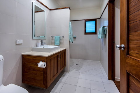 Iluka Luxury House With Ocean Views On Half Acre With Pool And Two Golf Buggies - Accommodation Brisbane 5