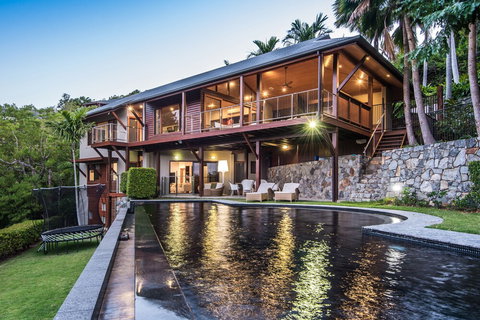 Iluka Luxury House With Ocean Views On Half Acre With Pool And Two Golf Buggies - Accommodation Brisbane 0