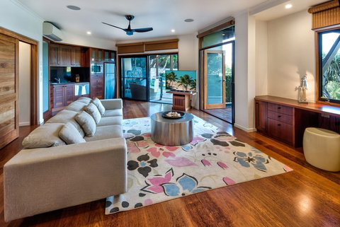 Iluka Luxury House With Ocean Views On Half Acre With Pool And Two Golf Buggies - Accommodation Brisbane 2