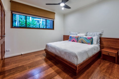 Iluka Luxury House With Ocean Views On Half Acre With Pool And Two Golf Buggies - Accommodation Brisbane 4