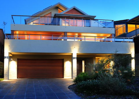 Sundecks - Accommodation Brisbane 4