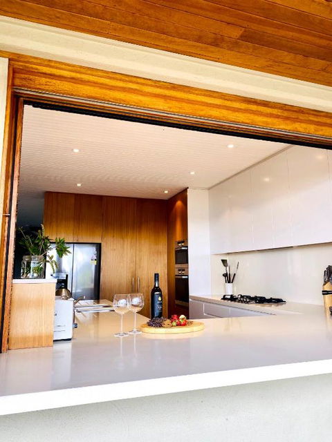 Sundecks - Accommodation Brisbane 6