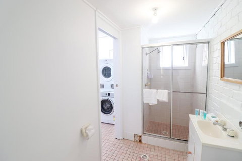 Oceanview BeachHouse - Accommodation Brisbane 3