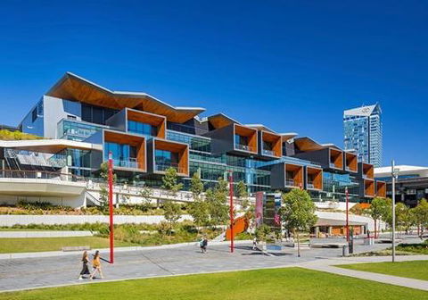 DREAM HARBOUR VIEW 2 BRM / GYM POOL & PARKING - Accommodation Brisbane 6