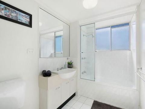 Unit 3 Casand Chase Kings Beach - Accommodation Brisbane 5