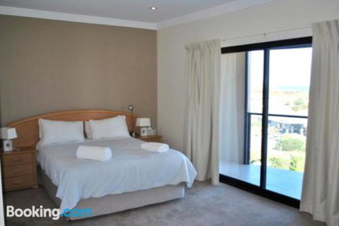 Eagles Nest - Accommodation Brisbane 6